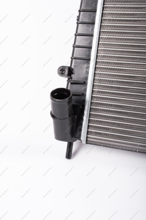 Радиатор охлаждения LADA Largus/Лада Ларгус с кондиц. 16 кл. . Lada LADA 214100598R