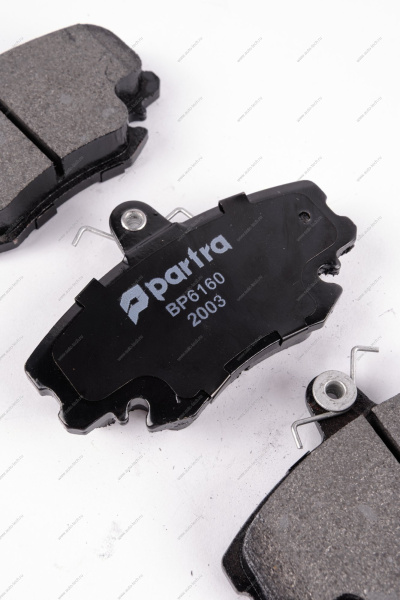 Колодки тормозные передние LADA Largus/Лада Ларгус 8 кл К-Т 1коробка (с усиками) с 4 шт. универсал PARTRA PARTRA BP6160