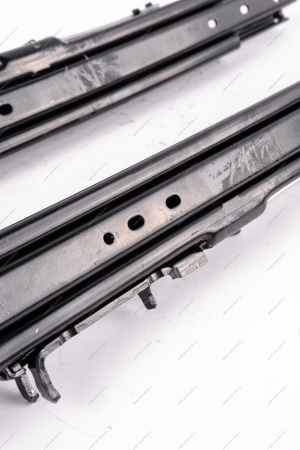 Комплект направляющих сидения правого(пассажира) LADA Largus Renault RENAULT 6001550384