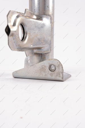 Кр-н бампера ВАЗ-2107 левый Lada LADA 21070280301700