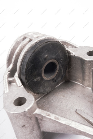 Кр-н ВАЗ-2108 переднего шарнира растяжки с подушкой в сборе (краб) Lada LADA 21080290404982