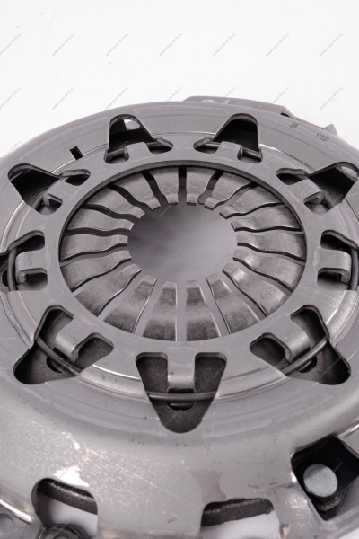 Сцепление в сборе LADA Largus (без выж. подш гидр привод) КПП-JR5 к-т826853AVT (АВТОПРИБОР) Lada LADA 826303