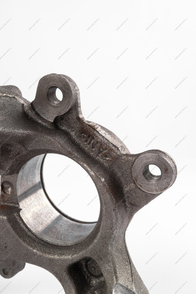 Кулак LADA Largus поворотный левый с АБС 100мм нов.обр. под болт D10мм Renault RENAULT 400155938R