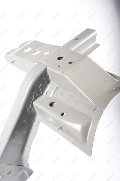 Брызговик LADA Largus с лонжероном левый в сборе (двигат.11189/21129) Lada LADA 8450108436