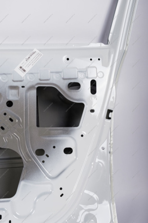 Дверь передняя правая LADA Largus/Лада Ларгус крашеная (с отв. под молдинг) 221 Ледниковый (Белый) Lada LADA 801002133R-221