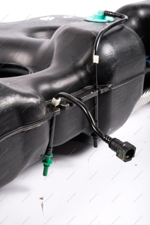 Бак топливный инжекторный пластик без ЭБН LADA Largus (р3м,р4м) ( без упаковки) Lada LADA 8450009499