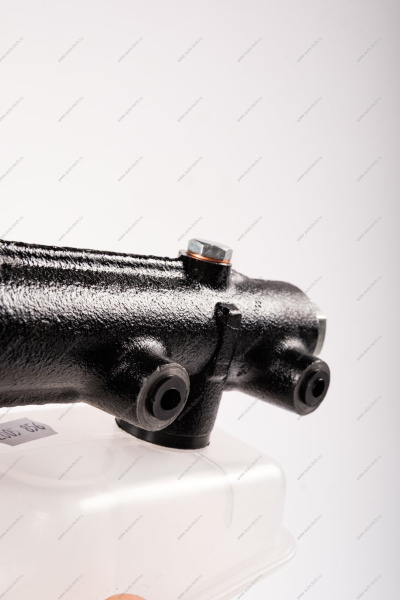 Цилиндр тормозной главный ВАЗ-2108 с бачком (фирм. упак. LADA) Lada LADA 21080350500600