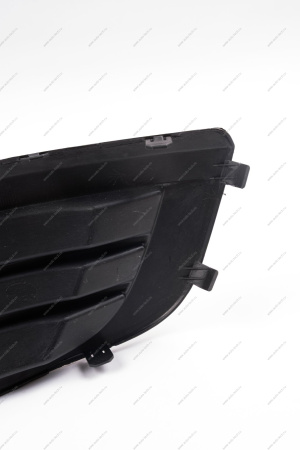 Заглушка переднего бампера LADA Largus/Лада Ларгус противотуманной фары правой (,Полад, г. Тольятти) Lada LADA 8450000250