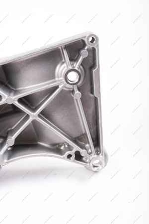 Кронштейн LADA Largus крепления вспомогательных агрегатов (дв.21129) с КУ Lada LADA 8450035146