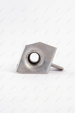 Кр-н бампера ВАЗ-2107 правый Lada LADA 21070280301600