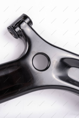 Рычаг LADA Vesta/Веста нижний правый с шаровой опорой и шарнирами в сборе (без гайки) Lada LADA 8450006732