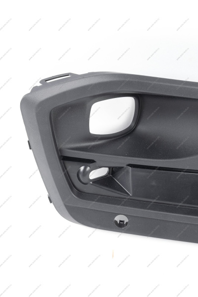 Облицовка ПТФ правая под парктроник LADA Vesta FL Lada LADA 8450041596