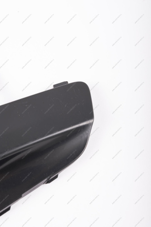 Крышка окна под переднюю буксирную проушину Lada Vesta SW Cross Lada LADA 8450031005