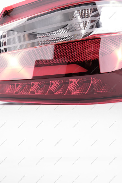 Фонарь задний наружный правый светодиодный LADA Vesta FL ORIGINAL Lada LADA 8450040002