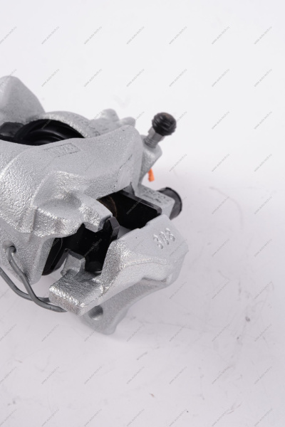 Суппорт передний левый в сборе Renault Logan II, Sandero (суппорт 410118579R +2шт. тормозн. колодки 410602581R) Renault RENAULT 410116639R