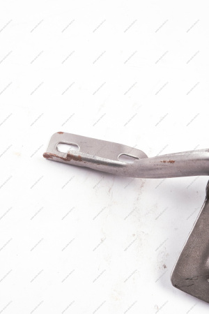 Петля ВАЗ-2101-2107 крышки багажника правая Lada LADA 21010560502200