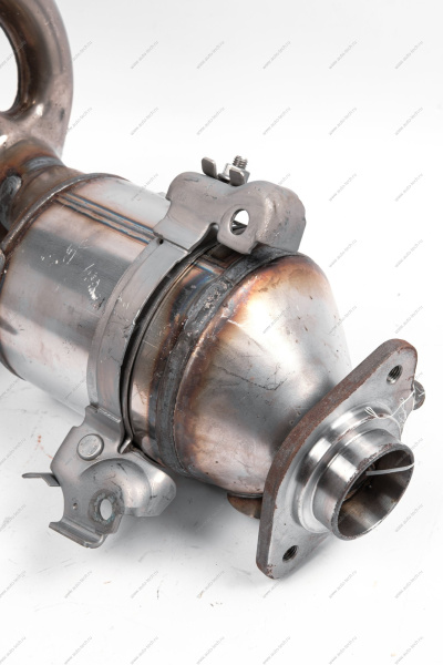 Каталитический нейтрализатор выхлопных газов Renault Logan II 2014>, Sandero 2014>, Dokker 2012- (Коллектор выпускной) Renault RENAULT 208A03629R