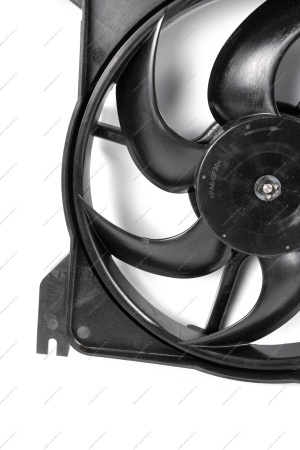 Вентилятор охлаждения ВАЗ-2190 до 2015 с кожухом Валее-95 ВАЛЕЕ-95 21900130002505