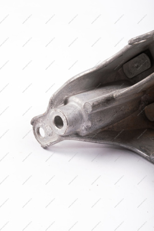 Кронштейн левой опоры подвески двигателя (P4M,P4P-BVM5) LADA XRAY Lada LADA 8450090612