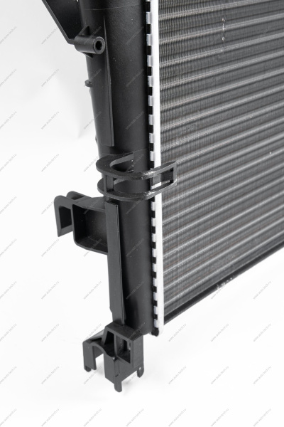 Радиатор охлаждения RENAULT Duster/Рено Дастер 2015- Renault RENAULT 214108042R