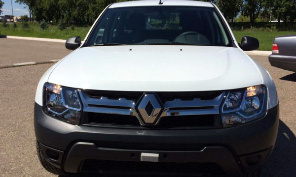 Крыло переднее правое RENAULT Duster крашеное Белый лед 369 Renault RENAULT 631007297R-369