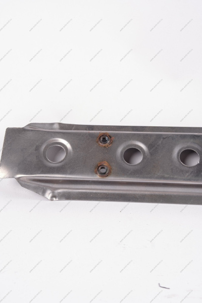 Кр-н ВАЗ-2108 переднего сидения передний (поперечина под шпильки) белая Kamaz KAMAZ 21080510100063