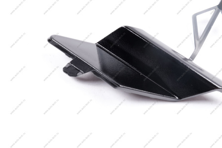 Крышка окна под переднюю буксирную проушину в цвет 672 Пантера (черный) LADA Vesta FL Lada LADA 8450040057-672