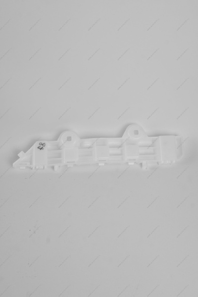 Кронштейн крепления переднего бампера правый ( необходимы заклепки 2шт 7703072424/7705096011) LADA Largus (FL) NEW Lada LADA 8450090772