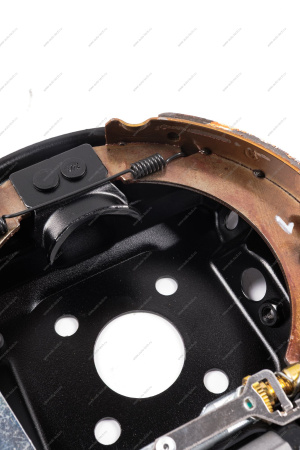 Тормоз задний левый в сборе LADA Largus универсал (5-мест) (для авт. с Р3М,Р4М) Lada LADA 8450093741