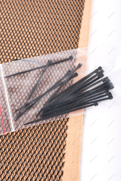 Защитная сетка радиатора LADA Vesta Cross,/SW Cross Дополнительное оборудование LADA 99999218104219