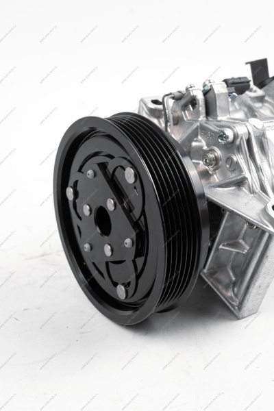 Компрессор Logan II кондиционера Renault RENAULT 926004634R