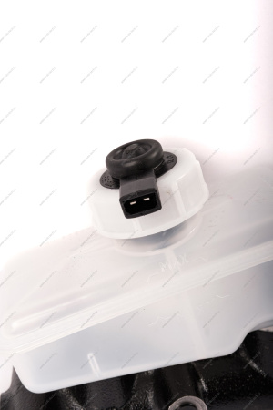 Цилиндр тормозной главный ВАЗ-2108 с бачком (фирм. упак. LADA) Lada LADA 21080350500600