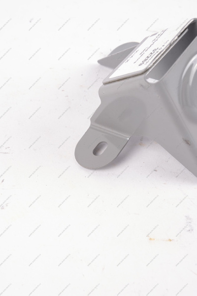 Кронштейн крепления переднего буфера капота правый (FL) LADA GRANTA 2018- Lada LADA 8450104270