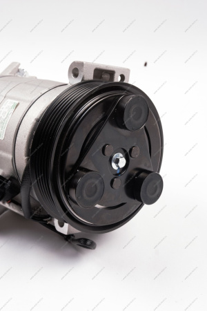 Компрессор ВАЗ-2170 кондиционера с муфтой в сборе (HALLA) Lada LADA 21700811101210