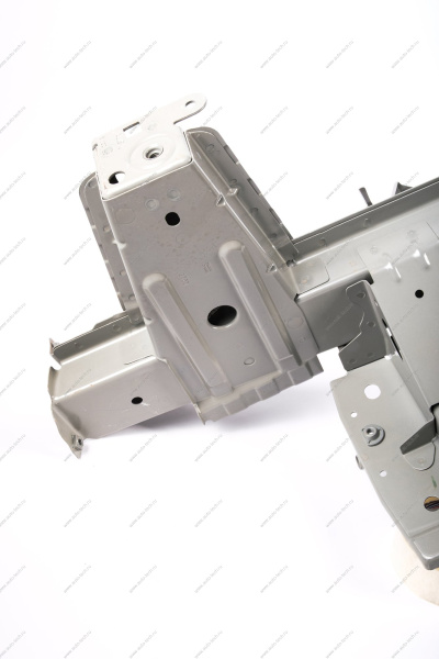 Брызговик LADA Largus с лонжероном левый в сборе (двигат.11189/21129) Lada LADA 8450108436