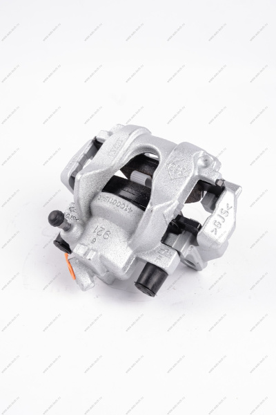 Суппорт тормоза передний левый (+2шт. тормозн. колодки 410602581R) Renault Logan II, Sandero II Renault RENAULT 410118579R Суппорт тормоза передний левый (+2шт. тормозн. колодки 410602581R) Renault Logan II, Sandero II Renault RENAULT 410118579R