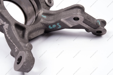 Кулак поворотный правый RENAULT Duster Renault RENAULT 8201698229