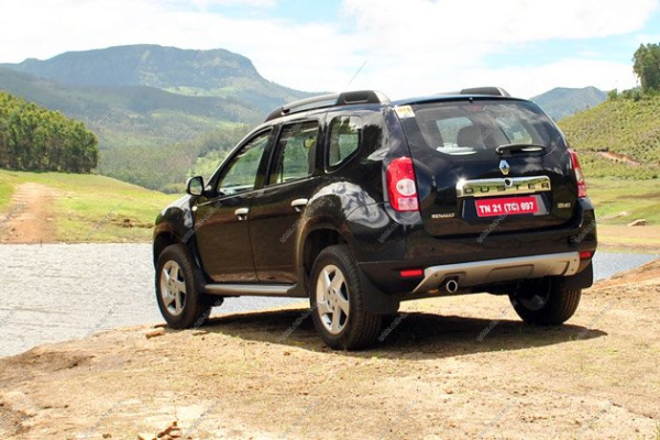 Бампер задний RENAULT Duster крашеный Черная жемчужина 676 2010- Api Api 850220033R-676