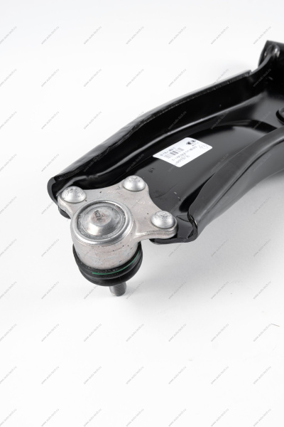 Рычаг LADA Vesta/Веста нижний правый с шаровой опорой и шарнирами в сборе (без гайки) Lada LADA 8450034661