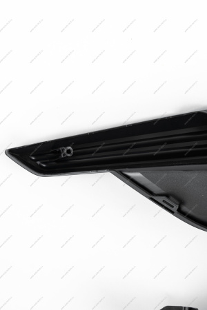 Облицовка ПТФ правая ( без отв под парктроник) LADA Vesta SW Cross FL Lada LADA 8450041569