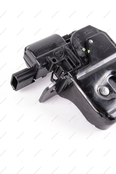 Замок крышки багажника с электроприводом, двухпозиционный Lada Vesta Renault RENAULT 905039428R