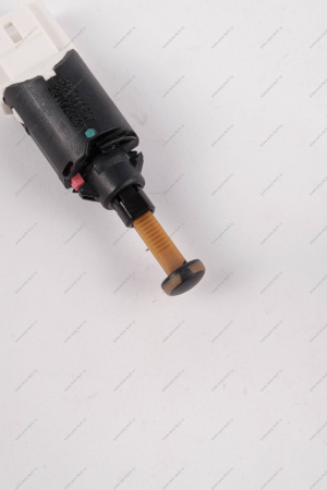 Выключатель стоп-сигнала Lada Vesta Lada LADA 8450111607 Выключатель стоп-сигнала Lada Vesta Lada LADA 8450111607