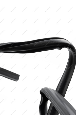 Уплотнитель стекла ВАЗ-1118 ветрового окна верхний (БРТ) Lada LADA 11180-5206062-00