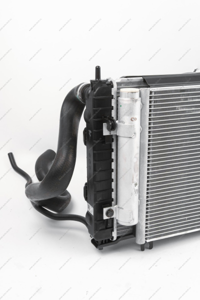 Радиатор с трубопроводами, конденсатором, ресивером, электровентилятором и охладителем масла в сборе АКПП Lada Granta FL Lada LADA 8450110794