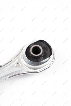 Штанга подвески двигателя с подушкой и сайлентблоком (задняя опора) (мкпп) LADA Vesta Renault LADA 8450045254