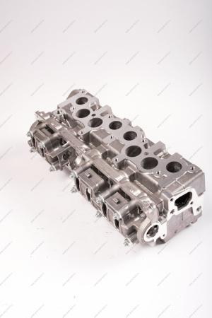 Головка блока цилиндров без шпилек в сборе (с направляющими втулками, без клапанов и вала распределительного) без шпилек LADA Largus (FL) NEW Lada LADA 11182100301100