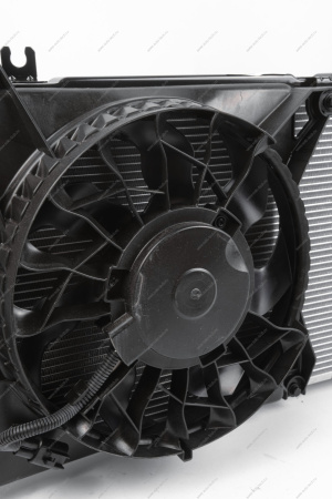 Радиатор охлаждения ВАЗ-2190/daтsun + рад.конд. с эл. вент.(1 спереди+1 сзади) до 2015 г. МКПП в сборе (HALLA) Lada LADA 21900130000811