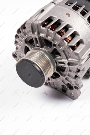 Генератор 150А RENAULT Duster 1 5 dci 4x4 Renault RENAULT 231006833R