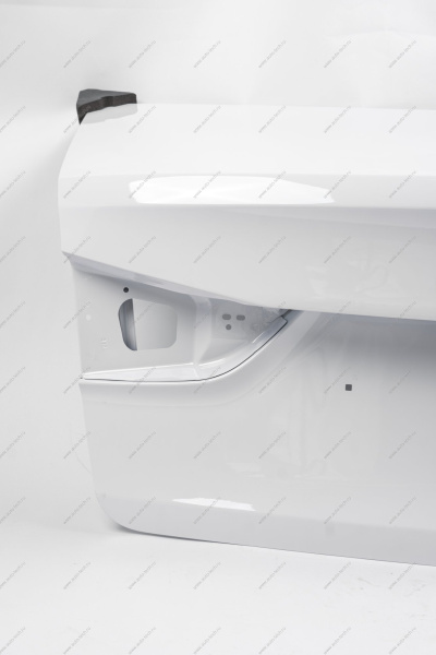 Крышка багажника в цвет 221 Ледниковый (белый) LADA Vesta NG (седан) Lada LADA 8450013789-221