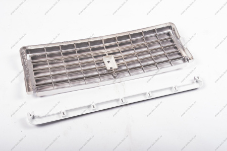 Решетка радиатора ВАЗ-2107 + молдинг 21070-8402104-02 (хром) пластик к-т ДЗА LADA 21070-8401014-02